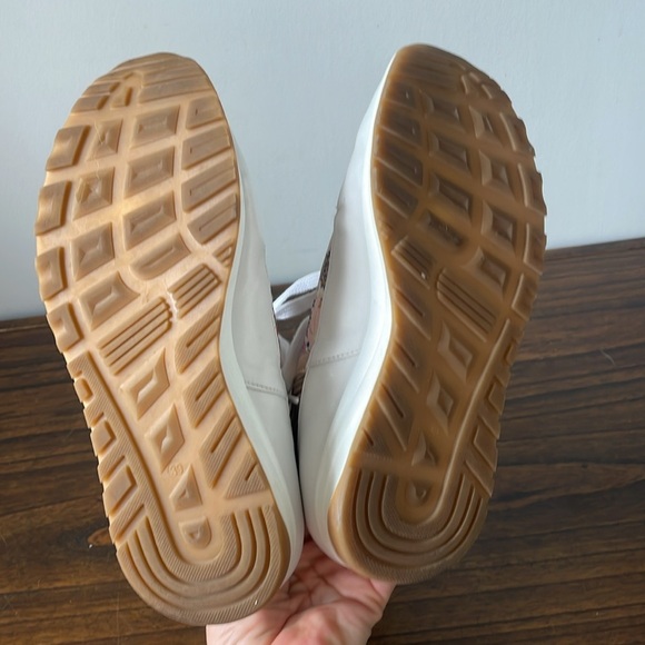 Vaddia #thebrandofthecat floral zip up lace up platform high top sneaker NWOT - Picture 7 of 8